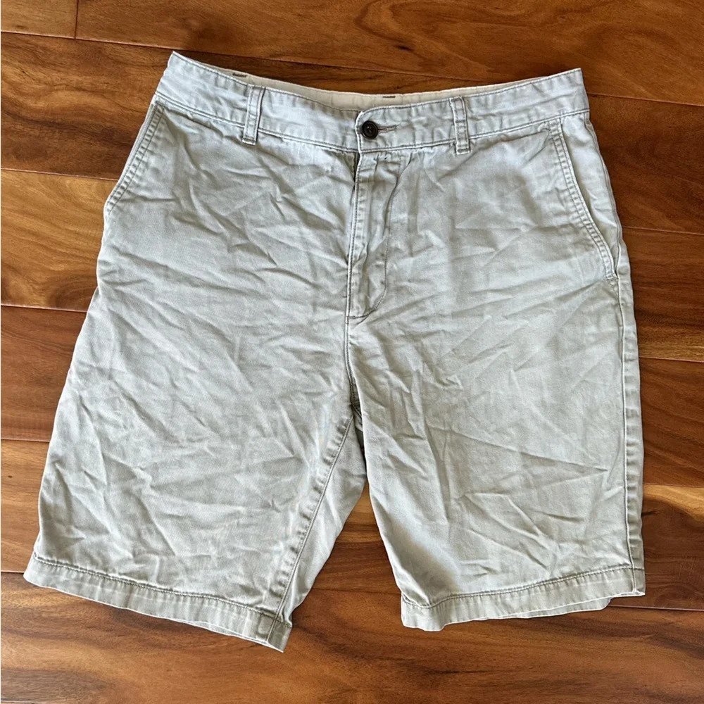 Dockers Tan Flat Front Shorts size 32